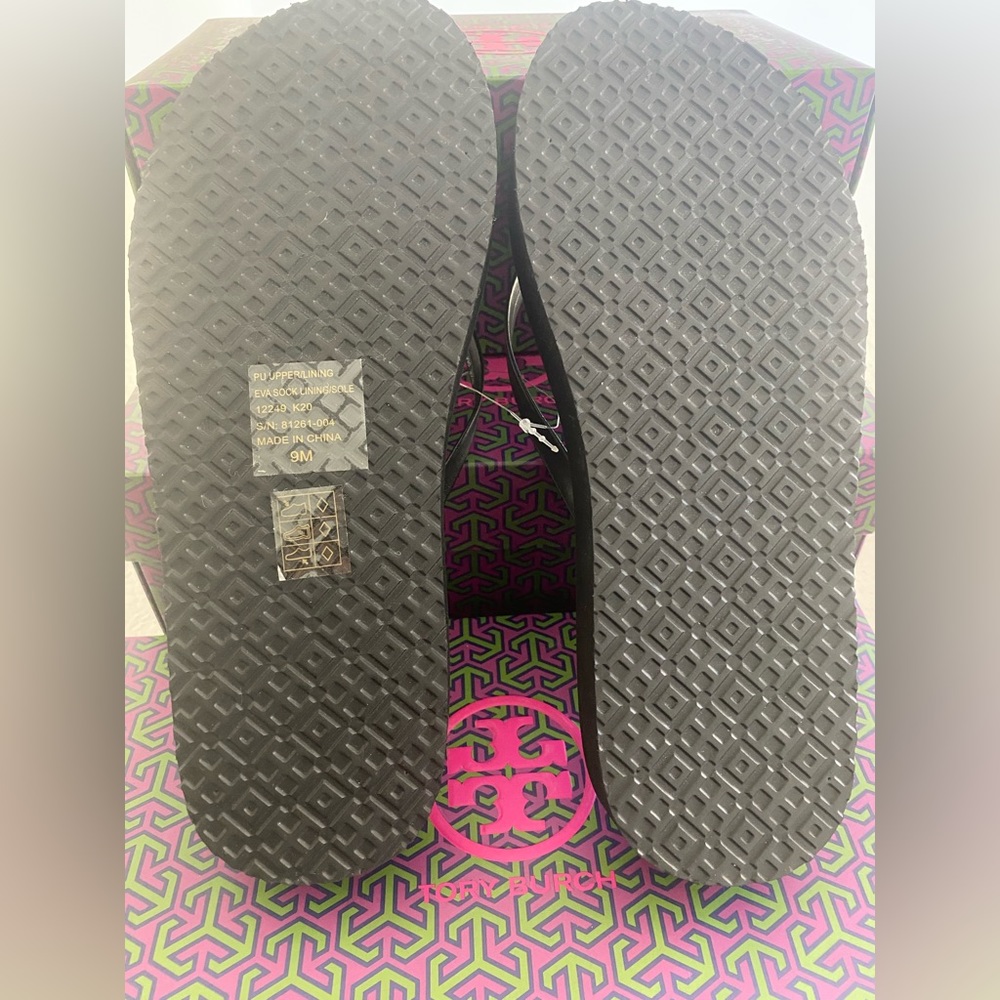 Tory Burch Black Flatform Flip Flop NWT - Picture 10 of 11